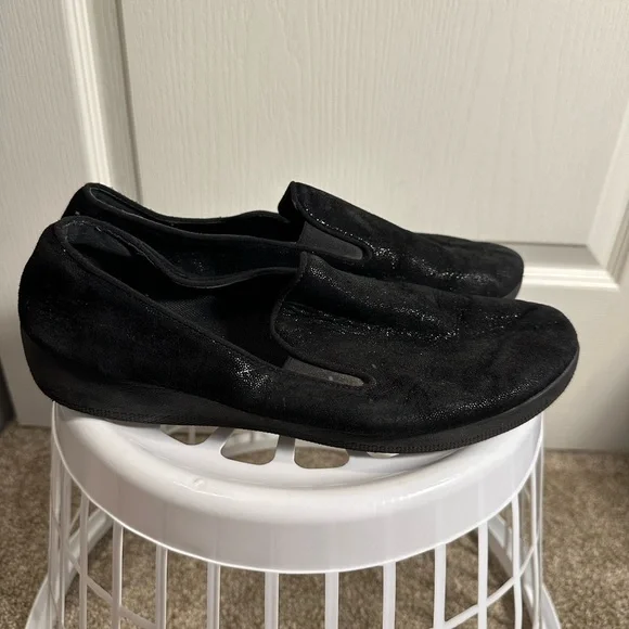 Fitflop Black Slip-On Shoes - Picture 2 of 7